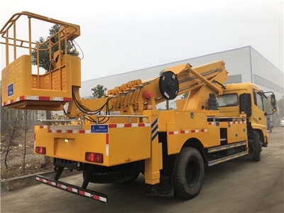 江鈴單排高空作業(yè)車與履帶式高空作業(yè)車的多元化用途解析